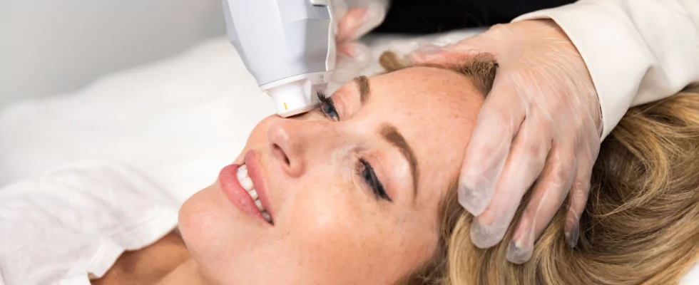 Women's Non-Surgical Facelift HIFU treatment